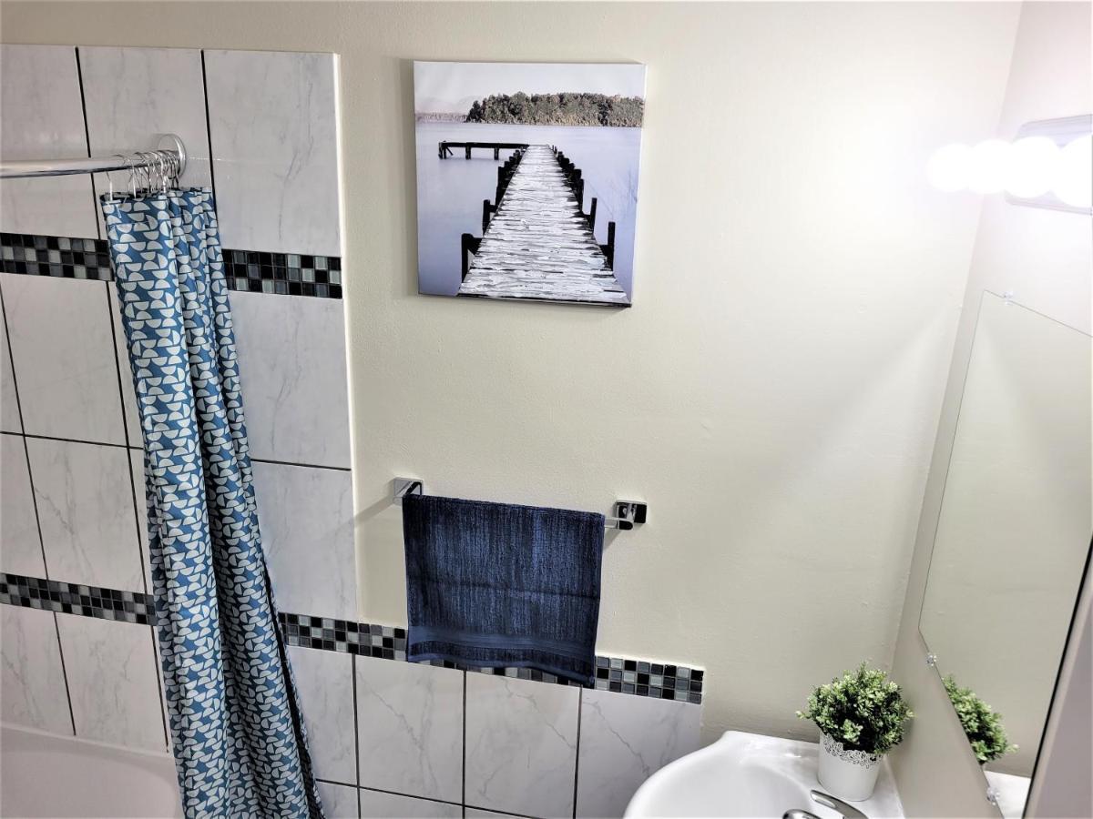 Cozy 4 Bedroom Townhouse - Peaceful Feel Of Home Winnipeg Bagian luar foto