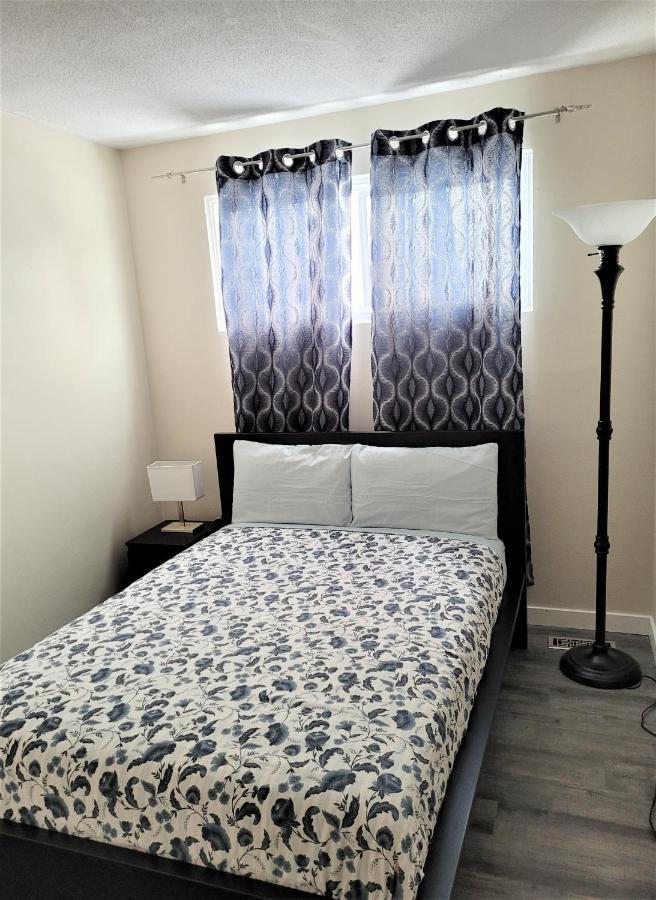 Cozy 4 Bedroom Townhouse - Peaceful Feel Of Home Winnipeg Bagian luar foto