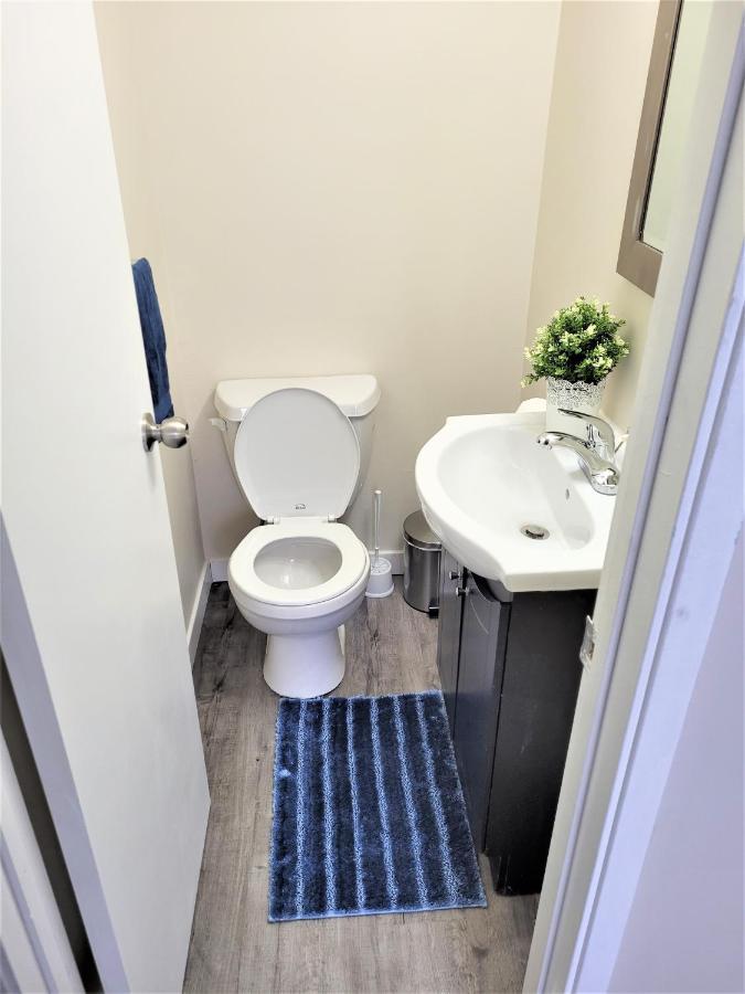 Cozy 4 Bedroom Townhouse - Peaceful Feel Of Home Winnipeg Bagian luar foto