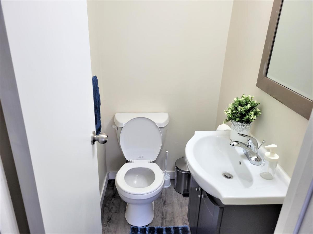 Cozy 4 Bedroom Townhouse - Peaceful Feel Of Home Winnipeg Bagian luar foto